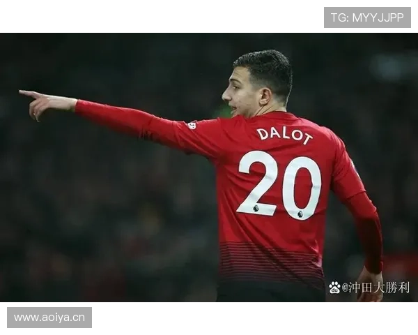 曼联战术体系缺乏稳定性局面渐显，球队表现波动持续影响赛季走势